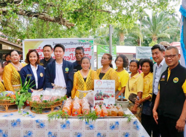 ลงพื้นที่ตรวจราชการเพื่อแก้ไขปัญหาความเดือดร้อนของเกษตรกรด้านแหล่งน้ำ ในพื้นที่จังหวัดนครศรีธรรมราช โดยมี นายประวัติ แดงบรรจง รองอธิบดีกรมส่งเสริมสหกรณ์ และผู้บริหารหน่วยงานสังกัดกระทรวงเกษตรและสหกรณ์ ร่วมลงพื้นที่ ณ โรงเรียนบ้านน้ำร้อน ตำบลสี่ขีด อำเภอส ... พารามิเตอร์รูปภาพ 4